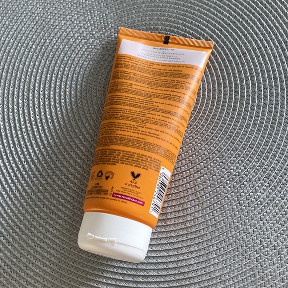 REN Skincare AHA Body Serum - Picture 3 of 4